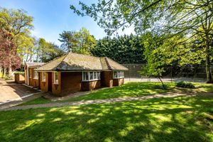 Lodge- click for photo gallery